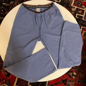 Women’s medium tall scrub pants. Great condition.